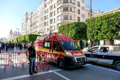29 octobre 2018 : attentat suicide à l'avenue Habib Bourguiba à Tunis. La femme qui s'est fait exploser vers 13h55 ciblait une patrouille de sécurité, sur l'avenue Habib Bourguiba au centre ville de Tunis à quelques mètres du Ministère de l'Intérieur. L'attentat terroriste est survenu alors que cette patrouille stationnait devant un centre commercial situé sur l'avenue Habib Bourguiba, où se déroulait une manifestation encadrée par les forces de l'ordre, à Tunis. Le bilan définitif est de 20 personnes légèrement blessées dont 15 policiers. La terroriste originaire du Sahel est morte, il s'agissait d'une jeune diplômée sans emploi inconnue des services de police.