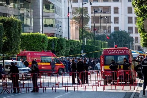 29 octobre 2018 : attentat suicide à l'avenue Habib Bourguiba à Tunis. La femme qui s'est fait exploser vers 13h55 ciblait une patrouille de sécurité, sur l'avenue Habib Bourguiba au centre ville de Tunis à quelques mètres du Ministère de l'Intérieur. L'attentat terroriste est survenu alors que cette patrouille stationnait devant un centre commercial situé sur l'avenue Habib Bourguiba, où se déroulait une manifestation encadrée par les forces de l'ordre, à Tunis. Le bilan définitif est de 20 personnes légèrement blessées dont 15 policiers. La terroriste originaire du Sahel est morte, il s'agissait d'une jeune diplômée sans emploi inconnue des services de police.