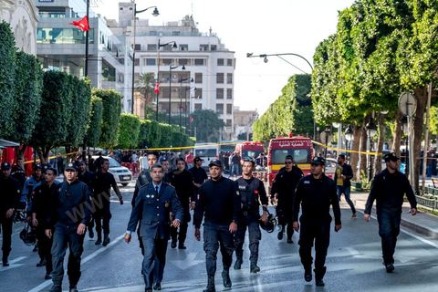 29 octobre 2018 : attentat suicide à l'avenue Habib Bourguiba à Tunis. La femme qui s'est fait exploser vers 13h55 ciblait une patrouille de sécurité, sur l'avenue Habib Bourguiba au centre ville de Tunis à quelques mètres du Ministère de l'Intérieur. L'attentat terroriste est survenu alors que cette patrouille stationnait devant un centre commercial situé sur l'avenue Habib Bourguiba, où se déroulait une manifestation encadrée par les forces de l'ordre, à Tunis. Le bilan définitif est de 20 personnes légèrement blessées dont 15 policiers. La terroriste originaire du Sahel est morte, il s'agissait d'une jeune diplômée sans emploi inconnue des services de police.