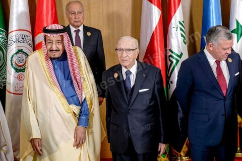 31 mars 2019 : 30ème session du Sommet de la Ligue Arabe à Tunis.Le président de la République Béji Caïd Essebsi a accueilli près de 20 dirigeants arabes présents pour prendre part aux travaux du Sommet. Il s’agit, notamment, du président libanais Michel Aoun, du président yéménite Abdrabbo Mansour Hadi, du président irakien Barham Saleh et l’Emir de l’Etat du Koweït, Cheikh Sabah al-Ahmad al-Jaber al-Sabah.Etaient arrivés, également, à Tunis, le président du Conseil présidentiel du gouvernement libyen d’entente nationale Fayez Sarraj, le président palestinien, Mahmoud Abbas, le président djiboutien, Ismaël Omar Guelleh, le président mauritanien Mohamed Ould Abdel Aziz et le Roi de Jordanie Abdallah II. 
