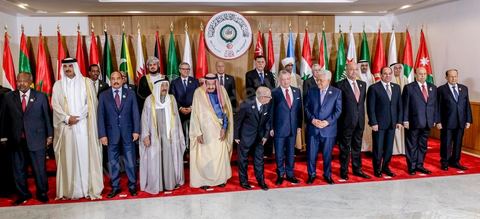 31 mars 2019 : 30ème session du Sommet de la Ligue Arabe à Tunis.Le président de la République Béji Caïd Essebsi a accueilli près de 20 dirigeants arabes présents pour prendre part aux travaux du Sommet. Il s’agit, notamment, du président libanais Michel Aoun, du président yéménite Abdrabbo Mansour Hadi, du président irakien Barham Saleh et l’Emir de l’Etat du Koweït, Cheikh Sabah al-Ahmad al-Jaber al-Sabah.Etaient arrivés, également, à Tunis, le président du Conseil présidentiel du gouvernement libyen d’entente nationale Fayez Sarraj, le président palestinien, Mahmoud Abbas, le président djiboutien, Ismaël Omar Guelleh, le président mauritanien Mohamed Ould Abdel Aziz et le Roi de Jordanie Abdallah II. 