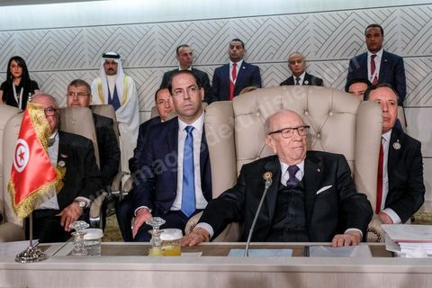 31 mars 2019 : 30ème session du Sommet de la Ligue Arabe à Tunis.Le président de la République Béji Caïd Essebsi a accueilli près de 20 dirigeants arabes présents pour prendre part aux travaux du Sommet. Il s’agit, notamment, du président libanais Michel Aoun, du président yéménite Abdrabbo Mansour Hadi, du président irakien Barham Saleh et l’Emir de l’Etat du Koweït, Cheikh Sabah al-Ahmad al-Jaber al-Sabah.Etaient arrivés, également, à Tunis, le président du Conseil présidentiel du gouvernement libyen d’entente nationale Fayez Sarraj, le président palestinien, Mahmoud Abbas, le président djiboutien, Ismaël Omar Guelleh, le président mauritanien Mohamed Ould Abdel Aziz et le Roi de Jordanie Abdallah II. 