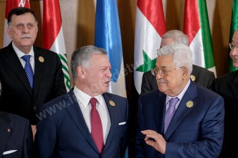 31 mars 2019 : 30ème session du Sommet de la Ligue Arabe à Tunis.Le président de la République Béji Caïd Essebsi a accueilli près de 20 dirigeants arabes présents pour prendre part aux travaux du Sommet. Il s’agit, notamment, du président libanais Michel Aoun, du président yéménite Abdrabbo Mansour Hadi, du président irakien Barham Saleh et l’Emir de l’Etat du Koweït, Cheikh Sabah al-Ahmad al-Jaber al-Sabah.Etaient arrivés, également, à Tunis, le président du Conseil présidentiel du gouvernement libyen d’entente nationale Fayez Sarraj, le président palestinien, Mahmoud Abbas, le président djiboutien, Ismaël Omar Guelleh, le président mauritanien Mohamed Ould Abdel Aziz et le Roi de Jordanie Abdallah II. 