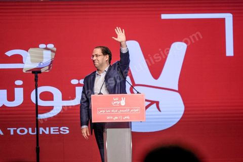 1er mai 2019 : cérémonie de cloture du premier congrès constitutif du nouveau parti Tahya Tounes dans la salle de Radès. Youssef Chahed, leader non déclaré de ce parti, est venu tenir un discours de cloture d'une heure, mais est entré comme chef du gouvernement et ressorti comme chef du gouvernement, ni nouveau adhérent et encore moins candidat à la présidence pour ce nouveau parti issu du goupe parlementaire de la Coalition nationale et soutien incoditionnel à son chef de gouvernement. « Grâce à vous, aujourd’hui le gouvernement n’est plus seul. Je ne me sens plus seul. Le soutien au gouvernement s’est renforcé depuis la constitution du groupe parlementaire de la Coalition. Il a pris encore plus de force avec la création de Tahya Tounes. Quand on me dit aujourd’hui que le parti tire avantage du gouvernement, je réponds que c’est précisément l’inverse. C’est le gouvernement qui bénéficie de l’appui de Tahya Tounes." déclarera Chahed.