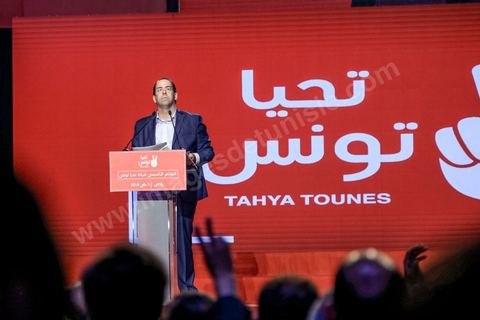 1er mai 2019 : cérémonie de cloture du premier congrès constitutif du nouveau parti Tahya Tounes dans la salle de Radès. Youssef Chahed, leader non déclaré de ce parti, est venu tenir un discours de cloture d'une heure, mais est entré comme chef du gouvernement et ressorti comme chef du gouvernement, ni nouveau adhérent et encore moins candidat à la présidence pour ce nouveau parti issu du goupe parlementaire de la Coalition nationale et soutien incoditionnel à son chef de gouvernement. « Grâce à vous, aujourd’hui le gouvernement n’est plus seul. Je ne me sens plus seul. Le soutien au gouvernement s’est renforcé depuis la constitution du groupe parlementaire de la Coalition. Il a pris encore plus de force avec la création de Tahya Tounes. Quand on me dit aujourd’hui que le parti tire avantage du gouvernement, je réponds que c’est précisément l’inverse. C’est le gouvernement qui bénéficie de l’appui de Tahya Tounes." déclarera Chahed.
