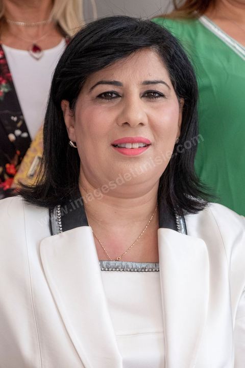 25 juillet 2019 : Abir Moussi, la présidente du parti destourien libre PDL, depose son dossier à l'IRIE Tunis 2 pour sa candidature aux élections législatives de octobre 2019 à Tunis 2.