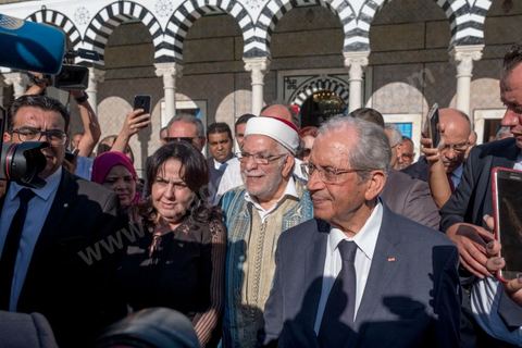 25 juillet 2019 : Mohamed Ennaceur vient de prêter serment comme nouveau Président de la République pour un interim de trois mois. A 10h du matin est annoncé officiellement la mort du président de la République Béji Caïd Essebsi à l'hopital militaire de Tunis en ce jour de fête de la République. A l'aasemblée des représentant du peuple s'et l'efferversence, le président de l'assemblée est constituellement le successeur par interim du président défunt. Défilé de personnalité politique dasn le bureau du président de l'assemblée Mohamed Ennaceur avant de préter sermet en fin de jjournée comme président de la république pour un interim de trois mois et l'organisation d'élections présidentielles anticipées. 