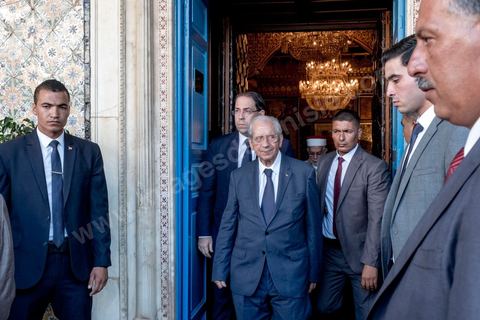25 juillet 2019 : Mohamed Ennaceur reoit le chef du gouvernement Youssef Chahed avant de prêter semrent comme nouveau Président de la République par un interim de 3 mois. A 10h du matin est annoncé officiellement la mort du président de la République Béji Caïd Essebsi à l'hopital militaire de Tunis en ce jour de fête de la République. A l'aasemblée des représentant du peuple s'et l'efferversence, le président de l'assemblée est constituellement le successeur par interim du président défunt. Défilé de personnalité politique dasn le bureau du président de l'assemblée Mohamed Ennaceur avant de préter sermet en fin de jjournée comme président de la république pour un interim de trois mois et l'organisation d'élections présidentielles anticipées. 
