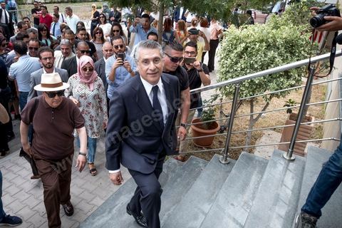 2 aout 2019 Arrivée de Nabil Karoui. Dépots de candidatures pour  les présidentielles anticipées en Tunisie du 15 septembre au Bureau de l'ISIE,  à Tunis. Parmi les premiers, Nabil Karoui, le patron de la TV Nessma et fondateur de l’association Khalil Tounes, candidat controversé pour son nouveau parti Au Coeur de la Tunisie (Qalb Tounes).