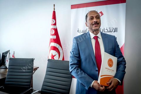 2 aout 2019 Mohamed Abbou, accompagné de sa femme Samia, candidat pour le parti du Courant Démocratique, dépose sa candidature pour  les présidentielles anticipées en Tunisie du 15 septembre au Bureau de l'ISIE,  à Tunis