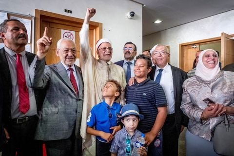 09 août 2019 : Dépot de candidature de Abdlefatah Mourou, co-fondateur et vice président du Parti Ennahdha, pour son parti en présence de rached Ghannouchi et autres leaders du parti islamiste lors de ce dernier jour de dépots de candidature à l'ISIE pour les candidats à la présidentielle du 15 septembre, très forte affluence et 98 candidats au final mais seulement 25% des dossiers retnus en premier examen. 