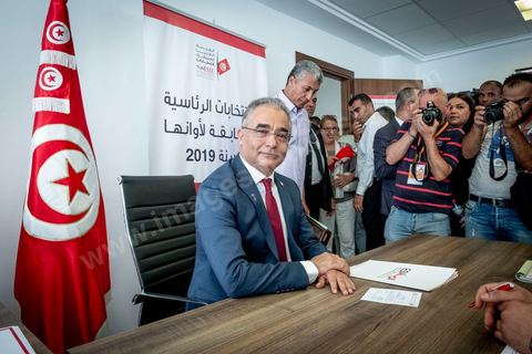 09 août 2019 : Dépot de candidature de Mohsen Marzouk pour son parti Machrou Tounes lors de ce dernier jour de dépots de candidature à l'ISIE pour les candidats à la présidentielle du 15 septembre, très forte affluence et 98 candidats au final mais seulement 25% des dossiers retnus en premier examen. 