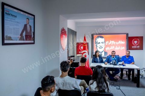 27 août 2019 : conférence de presse au siège du parti "Au coeur de la Tunisie" parti du candiadat aux présidentielles Nabil Karoui. ce m^me cnadidat fut arrété par la police pour poursuite judiciaire ce vendredi 23 aout et mis en prison bien que pas condamné par la justice pour affaire de blanchiment d'argent. Conférence de presse sur la sitaution de Nabil Karoui tenue apr la porte parole du parti Samira Chaouchi, son avocat Riadh Elloumi et un de ses candiats aux législatives Abdelaziz Belkhodja. 