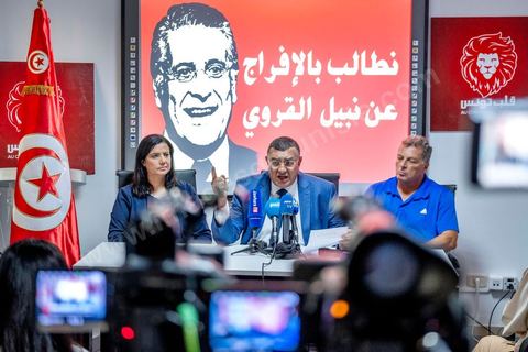 27 août 2019 : conférence de presse au siège du parti "Au coeur de la Tunisie" parti du candiadat aux présidentielles Nabil Karoui. ce m^me cnadidat fut arrété par la police pour poursuite judiciaire ce vendredi 23 aout et mis en prison bien que pas condamné par la justice pour affaire de blanchiment d'argent. Conférence de presse sur la sitaution de Nabil Karoui tenue apr la porte parole du parti Samira Chaouchi, son avocat Riadh Elloumi et un de ses candiats aux législatives Abdelaziz Belkhodja. 
