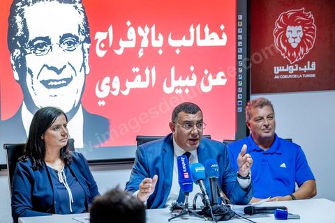 27 août 2019 : conférence de presse au siège du parti "Au coeur de la Tunisie" parti du candiadat aux présidentielles Nabil Karoui. ce m^me cnadidat fut arrété par la police pour poursuite judiciaire ce vendredi 23 aout et mis en prison bien que pas condamné par la justice pour affaire de blanchiment d'argent. Conférence de presse sur la sitaution de Nabil Karoui tenue apr la porte parole du parti Samira Chaouchi, son avocat Riadh Elloumi et un de ses candiats aux législatives Abdelaziz Belkhodja. 