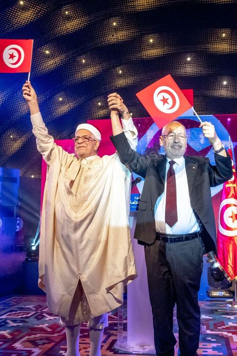 30 août 2019 : Abdlefattah Mourou et Rached Ghannouchi, candidats pour l'un aux présidentielles et l'autre aux législatives, les deux grandes nouveautés du parti pour cette année. Au palais des congrès de Tunis, le parti Ennahdha organise sa grande conférence de présentations des candidats et programmes pour les élections législatives et présidentielles de cette fin d'année 2019. Présentation du programme électoral, présentation des têtes de listes législatives, et, à leur tête le Rached Ghannouchi, qui se présente comme député sur Tunis, et,  pésentation du  premier candidat à la présidentielle pour le parti, Abdlefattah