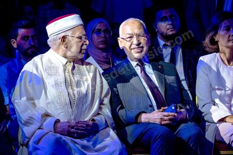 30 août 2019 : Abdlefattah Mourou et Rached Ghannouchi, candidats pour l'un aux présidentielles et l'autre aux législatives, les deux grandes nouveautés du parti pour cette année. Au palais des congrès de Tunis, le parti Ennahdha organise sa grande conférence de présentations des candidats et programmes pour les élections législatives et présidentielles de cette fin d'année 2019. Présentation du programme électoral, présentation des têtes de listes législatives, et, à leur tête le Rached Ghannouchi, qui se présente comme député sur Tunis, et,  pésentation du  premier candidat à la présidentielle pour le parti, Abdlefattah