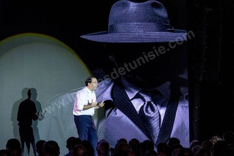 02 septembre 2019 : en ce premier jour de campagne officielle pour l'élection présidentielle anticipée, Youssef Chahed, Chef du Gouvernment en vacances, est candidat pour le nouveau parti Tahya Tounes. Dans une salle d'un hôtel 5 étoiles de Tunis, Youssef Chahed présente de façon théatrale son programme électoral devant une salle composée du bureau du parti, des responsables régionaux et locaux du parti et de personnalités qui le soutiennent. Il a affirmé qu'il rêve d'une Tunisie forte, pour une démocratie plus forte, pour un état régulateur, pour faciliter les démarches d'obtention de visas, propose de changer le mode de scrutin, ... 