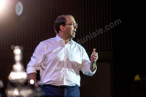 02 septembre 2019 : en ce premier jour de campagne officielle pour l'élection présidentielle anticipée, Youssef Chahed, Chef du Gouvernment en vacances, est candidat pour le nouveau parti Tahya Tounes. Dans une salle d'un hôtel 5 étoiles de Tunis, Youssef Chahed présente de façon théatrale son programme électoral devant une salle composée du bureau du parti, des responsables régionaux et locaux du parti et de personnalités qui le soutiennent. Il a affirmé qu'il rêve d'une Tunisie forte, pour une démocratie plus forte, pour un état régulateur, pour faciliter les démarches d'obtention de visas, propose de changer le mode de scrutin, ... 