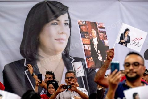 02 septembre 2019 : premier meeting populaire de campagne pour les élections présidentielles de la candidate Abir Moussi dans la salle de sport de la Goulette banlieue de Tunis. Abir Moussi, dans le quartet des sondages, est présidente du parti destourine Libre et candidate aux présidentielles anticipées du 15 septembre, présente les grands axes de son programme devant près de 1500 sympathisants venus de tout le pays. Abir Moussi a réitéré que l’Islam politique n’avait pas de place en Tunisie soulignant qu’Ennahdha était impliqué dans plusieurs « crimes, infractions et menaces de la sûreté nationale ». Dans ce sens, elle a assuré qu’elle ne gouvernera jamais avec le parti islamiste quitte à recourir à l’opposition.