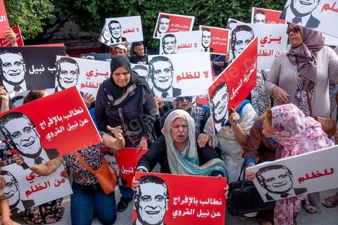 03 septembre 2019 : devant le tribunal de Tunis, rassemblement de soutien pour Nabil Karoui, candidat aux présidentielles en prison. Ce matin la chambre de mise en accusation, relevant du Pole Judiciaire, Economique et Financer examine et statue sur la demande de libération de Monsieur Nabil Karoui, candidat à l’élection présidentielle anticipée, et à la Cour d'appel de Tunis. Nabil Karoui est emprisonné depuis le 23 aout suite à une arrestation douteuse et inquiétante pour la démocratie tunisienne, mais en prison il reste candidat à la présidentielle. 