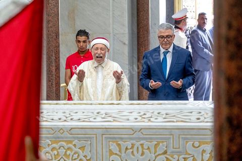 07 septembre 2019 : à Monastir sur l'espalande devant le Mausolée de Habib Bourguiba, Abdelkarim Zbidi, candidat de dernière minute et dit indépendant, tient son premier meeting populaire de campagne présidentielle. Après une visite sur la tombe de Bourguiba, Zbidi a tenu une foule de 3000 personnes avec un discours de 15 minutes. 