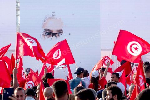 07 septembre 2019 : à Monastir sur l'espalande devant le Mausolée de Habib Bourguiba, Abdelkarim Zbidi, candidat de dernière minute et dit indépendant, tient son premier meeting populaire de campagne présidentielle. Après une visite sur la tombe de Bourguiba, Zbidi a tenu une foule de 3000 personnes avec un discours de 15 minutes. 