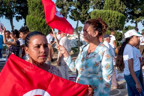 07 septembre 2019 : à Monastir sur l'espalande devant le Mausolée de Habib Bourguiba, Abdelkarim Zbidi, candidat de dernière minute et dit indépendant, tient son premier meeting populaire de campagne présidentielle. Après une visite sur la tombe de Bourguiba, Zbidi a tenu une foule de 3000 personnes avec un discours de 15 minutes. 