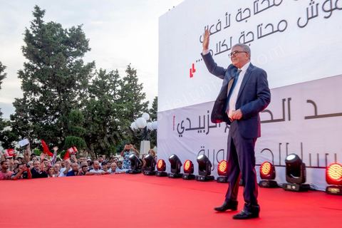 07 septembre 2019 : à Monastir sur l'espalande devant le Mausolée de Habib Bourguiba, Abdelkarim Zbidi, candidat de dernière minute et dit indépendant, tient son premier meeting populaire de campagne présidentielle. Après une visite sur la tombe de Bourguiba, Zbidi a tenu une foule de 3000 personnes avec un discours de 15 minutes. 