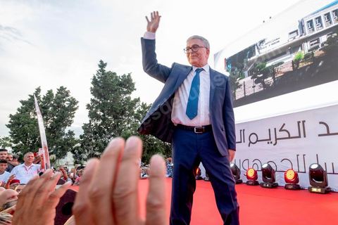 07 septembre 2019 : à Monastir sur l'espalande devant le Mausolée de Habib Bourguiba, Abdelkarim Zbidi, candidat de dernière minute et dit indépendant, tient son premier meeting populaire de campagne présidentielle. Après une visite sur la tombe de Bourguiba, Zbidi a tenu une foule de 3000 personnes avec un discours de 15 minutes. 