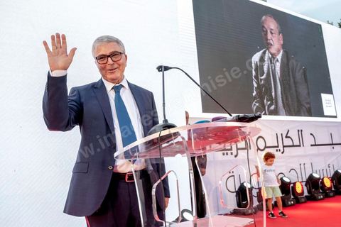 07 septembre 2019 : à Monastir sur l'espalande devant le Mausolée de Habib Bourguiba, Abdelkarim Zbidi, candidat de dernière minute et dit indépendant, tient son premier meeting populaire de campagne présidentielle. Après une visite sur la tombe de Bourguiba, Zbidi a tenu une foule de 3000 personnes avec un discours de 15 minutes. 