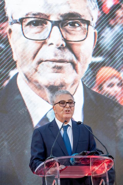 07 septembre 2019 : à Monastir sur l'espalande devant le Mausolée de Habib Bourguiba, Abdelkarim Zbidi, candidat de dernière minute et dit indépendant, tient son premier meeting populaire de campagne présidentielle. Après une visite sur la tombe de Bourguiba, Zbidi a tenu une foule de 3000 personnes avec un discours de 15 minutes. 