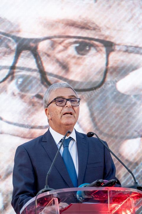 07 septembre 2019 : à Monastir sur l'espalande devant le Mausolée de Habib Bourguiba, Abdelkarim Zbidi, candidat de dernière minute et dit indépendant, tient son premier meeting populaire de campagne présidentielle. Après une visite sur la tombe de Bourguiba, Zbidi a tenu une foule de 3000 personnes avec un discours de 15 minutes. 