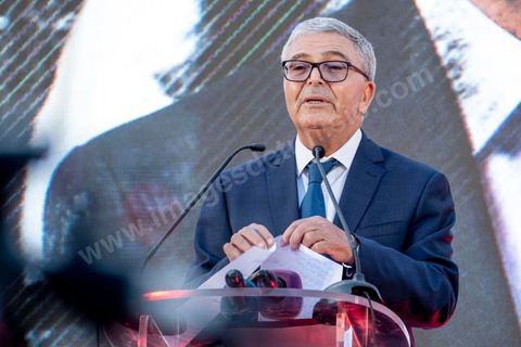 07 septembre 2019 : à Monastir sur l'espalande devant le Mausolée de Habib Bourguiba, Abdelkarim Zbidi, candidat de dernière minute et dit indépendant, tient son premier meeting populaire de campagne présidentielle. Après une visite sur la tombe de Bourguiba, Zbidi a tenu une foule de 3000 personnes avec un discours de 15 minutes. 