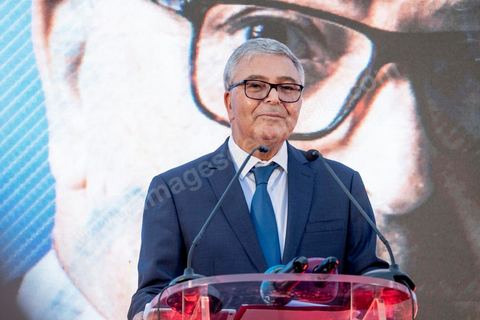 07 septembre 2019 : à Monastir sur l'espalande devant le Mausolée de Habib Bourguiba, Abdelkarim Zbidi, candidat de dernière minute et dit indépendant, tient son premier meeting populaire de campagne présidentielle. Après une visite sur la tombe de Bourguiba, Zbidi a tenu une foule de 3000 personnes avec un discours de 15 minutes. 