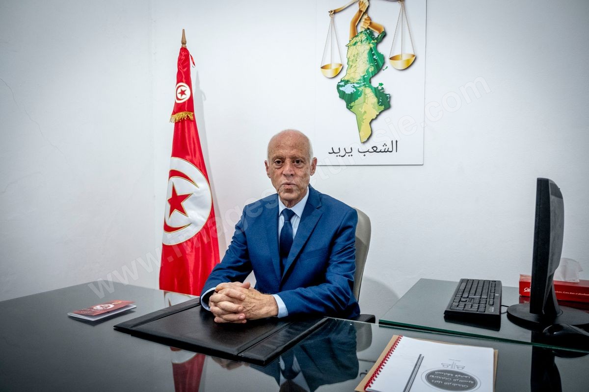 M50-000 Avec Kais Saied 18h dasn son bureau victoire 15092019