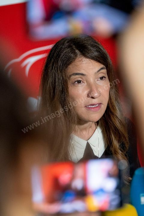 15 septembre 2019 : Conférence de presse de Salwa Smaoui femme de Nabil Karoui lisant une letrre de son mari au QG du parti de Nabil Karoui, candidat en prison à l'election présidentielle en Tunisie, les militants fêtent le passage au second tour selon les sondages, Nabil Karoui serait en deuxième position derrière le candidat surprise Kais Saïed. Ce premier tour marque la victoire de candidat indépendant et populiste, dévant de loin les candidats dits "progressistes" représnetant l'ancien sytéme et le candidat du parti islamiste Ennahdha. 