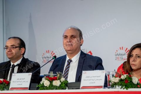 17 septembre 2019 : au centre de presse de l'ISIE, Instance Supérieure Indépendante des Elections, le prsident de l'ISIE, Nabil Baffoun, annonce les résultultas complets préliminaires du 1er tour des électiosn présidentielles du 15 septembre. Kais Saied, candidat indépendant, termin epremier avec 18,8 % suivi par Nabil Karoui, candidat en prison, avec 15,5 %, tous les deux sont qualifiés pour le second tour en atttendant d'éventuels recours invalidants et l'annonce officielle et definitives des résultats prévus dasn les trois emaines à venir maximum. 
