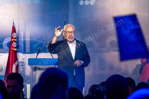 3 octobre 2019 : en cette fin de campagne électorale pour les légilsatives prévues ce dimanche 6 octobre, le parti Ennahdha organis eun grand meeting de cloture sur l'Avenue Habib Bourguiba à Tunis. En présence d'un grand nombre de militants du parti le meeting est plus une fête q'un meeting politique, le président du parti et candidat sur la circonscriptiond e Tunis 1 Rached Ghannouchi est venu saluer les militants accompagné de Adbalfattah Mourou, vice président du parti. 