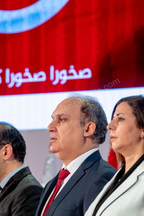 14 octobre 2019 : moins de 24h après la fermeture des bureaux de vote, Nabil Baffoun, président de l’Instance supérieure indépendante pour les élections (ISIE) a annoncé les résultats préliminaires du scrutin présidentiel, ce sont 2 777 931 Tunisiens qui ont voté pour Kaïs Saïed, candidat indépendant, qui l'emporte avec 72,71% des voix contre seulement 1 042 894 voix (27,29%) pour le candidat Nabil Karoui, président du parti Au Cœur de la Tunisie, avec un taux de participation estimé à 56,8% à l’intérieur du pays et 24,4% à l’étranger. Notons qu’en cas d’absence de recours, les résultats officiels définitifs de l’élection présidentielle seront annoncés dans un délai de trois jours.