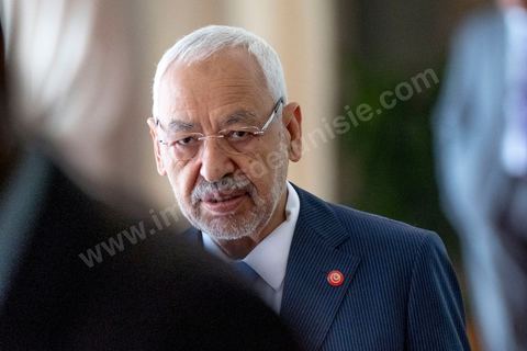 23 octobre 2019 : le nouveau président de la république élu le 13 octobre Kais Saied vient à l'Assemblée des Représentants du Peuple pour prêter serment et faire un discours. Devant une assemblée pleine, députés, membres du gouvernement, personnalités politques et ambassadeurs, Kais Saied déclare que la Tunisie a fait une “véritable révolution, dans son sens nouveau parce que les révolutions se font généralement contre la légitimité, mais ce qui s’est passé en Tunisie, c’est une véritable révolution en utilisant les outils de la légitimité eux-même”. Pour lui, “chacun ici porte une responsabilité, la responsabilité de répondre à ce peuple, dans leur demande de liberté et de dignité. L’attente n’a été que trop longue, et personne n’a le droit de le décevoir”.