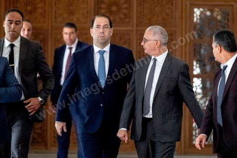 23 octobre 2019 : le nouveau président de la république élu le 13 octobre Kais Saied vient à l'Assemblée des Représentants du Peuple pour prêter serment et faire un discours. Devant une assemblée pleine, députés, membres du gouvernement, personnalités politques et ambassadeurs, Kais Saied déclare que la Tunisie a fait une “véritable révolution, dans son sens nouveau parce que les révolutions se font généralement contre la légitimité, mais ce qui s’est passé en Tunisie, c’est une véritable révolution en utilisant les outils de la légitimité eux-même”. Pour lui, “chacun ici porte une responsabilité, la responsabilité de répondre à ce peuple, dans leur demande de liberté et de dignité. L’attente n’a été que trop longue, et personne n’a le droit de le décevoir”.