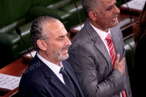13 novembre 2019 : Ghazi Karoui, recherché par la justice entre à l'ARP. L’Assemblée des Représentants du Peuple a tenu ce mercredi sa première séance plénière de la nouvelle législature suite aux élections du 6 octobre sous la présidence du doyen des députés Rached Ghannouchi, président du parti Ennahdha et candidat à la présidence de l'ARP. Après des premiers échanges houleux, notamment de la députée Abir Moussi, les députés ont élu avec 123 voix sur 217 Rached Ghannouchi nouveau Président de l'ARP grâce au soutien de dernière minute du parti de Nabil Karoui, Qalb Tounes, malgré une campagne anti Ennahdha. Samira Chaouchi, députée du parti Qalb Tounes est ensuite élue vice présidente de l'ARP.