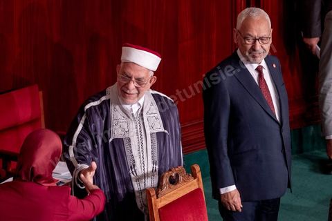 13 novembre 2019 : Abdelfattah Mourou, président de l'ARP apr interim transmets son siège à Rached Ghannouchi. L’Assemblée des Représentants du Peuple a tenu ce mercredi sa première séance plénière de la nouvelle législature suite aux élections du 6 octobre sous la présidence du doyen des députés Rached Ghannouchi, président du parti Ennahdha et candidat à la présidence de l'ARP. Après des premiers échanges houleux, notamment de la députée Abir Moussi, les députés ont élu avec 123 voix sur 217 Rached Ghannouchi nouveau Président de l'ARP grâce au soutien de dernière minute du parti de Nabil Karoui, Qalb Tounes, malgré une campagne anti Ennahdha. Samira Chaouchi, députée du parti Qalb Tounes est ensuite élue vice présidente de l'ARP.