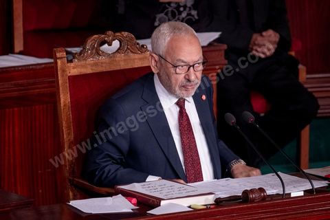 13 novembre 2019 : Rached Ghannouchi élu Président de l'ARP. L’Assemblée des Représentants du Peuple a tenu ce mercredi sa première séance plénière de la nouvelle législature suite aux élections du 6 octobre sous la présidence du doyen des députés Rached Ghannouchi, président du parti Ennahdha et candidat à la présidence de l'ARP. Après des premiers échanges houleux, notamment de la députée Abir Moussi, les députés ont élu avec 123 voix sur 217 Rached Ghannouchi nouveau Président de l'ARP grâce au soutien de dernière minute du parti de Nabil Karoui, Qalb Tounes, malgré une campagne anti Ennahdha. Samira Chaouchi, députée du parti Qalb Tounes est ensuite élue vice présidente de l'ARP.