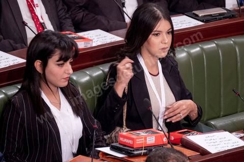 13 novembre 2019 : L’Assemblée des Représentants du Peuple a tenu ce mercredi sa première séance plénière de la nouvelle législature suite aux élections du 6 octobre sous la présidence du doyen des députés Rached Ghannouchi, président du parti Ennahdha et candidat à la présidence de l'ARP. Après des premiers échanges houleux, notamment de la députée Abir Moussi, les députés ont élu avec 123 voix sur 217 Rached Ghannouchi nouveau Président de l'ARP grâce au soutien de dernière minute du parti de Nabil Karoui, Qalb Tounes, malgré une campagne anti Ennahdha. Samira Chaouchi, députée du parti Qalb Tounes est ensuite élue vice présidente de l'ARP.