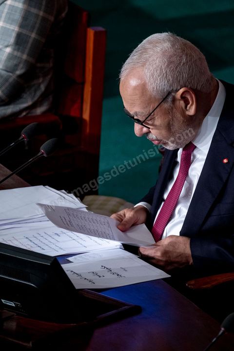 10 janvier 2020 : après près de 2 mois de tractactions pour la formation du gouvernement de Habib Jemli, le Premier Ministre proposé par Ennahdha présente aujourd'hui à l'Assemblée (ARP) son gouvernement et programme pour le vote de confiance. Dans une atmosphère tendue, les bruits de couloirs annoncent l'échec du vote prévu dans la soirée. En cas de rejet, ce sera à Kais Saied, Président de la République de proposer un candidat à la Présidence du gouvernement qui aura deux mois de plus pour former et obtenir le vote de confiance de son gouvernement à l'ARP.