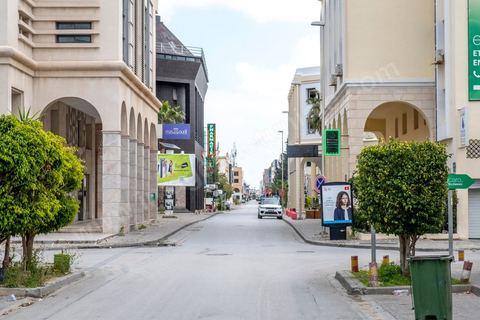 27 mars 2020 : les quartiers du Lac 1 et 2, quartier d'affaires de Tunis sous le confinement du Covid19. Ces deux quartiers ont été déclarés aussi zone de pic du virus. 