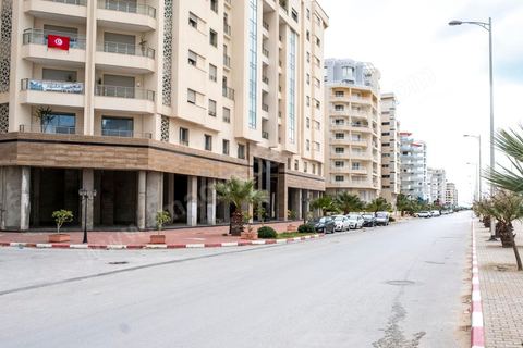 27 mars 2020 : les quartiers du Lac 1 et 2, quartier d'affaires de Tunis sous le confinement du Covid19. Ces deux quartiers ont été déclarés aussi zone de pic du virus. 