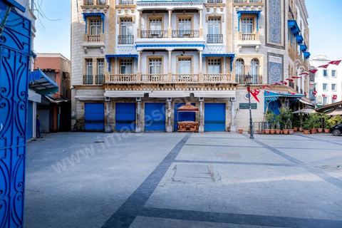 4 avril 2020 : lLa medina de Tunis est désertée, la rue Jamaa Ez Zitouna, artère préincipale de la medina de Tunis et rue très touristique où toutes les boutiques sont fermées pendant le confinement imposé par l'état à cause du Covid19. A partir de 18h et jusqu'à 6h du matin un couvre feu a aussi été instauré durant cette période. 